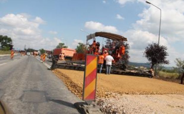 Százmillió lej jutott az erdélyi megyéknek útjavításokra