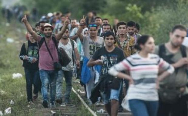 Csúcsot döntött a menekültáradat: 2958-an jöttek 1 nap alatt