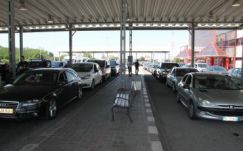 Bedugultak a határállomások a vendégmunkások miatt