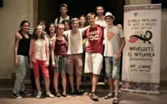 A megbékélés és megértés tábora a színház eszközeivel