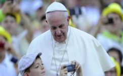 Ferenc pápa: nem zárja ki az egyház az elvált és újraházasodott hívőket