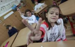 Eldőlt: nem kezdődik hamarabb az iskola