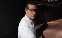 Gépfegyverrel sütött szalonnát egy texasi politikus