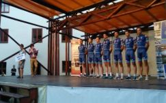 Bátran és büszkén álltak a székelyek a kerékpáros körversenyük rajtjához