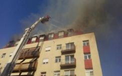 Nem működtek az utcai tűzcsapok: teljesen leégett egy tömbház felső része