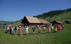 Közösségépítő néptánctábort tartottak Borospatakon