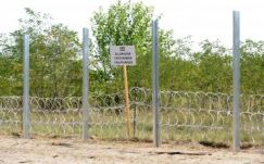 A hét végére elkészül a drótakadály Ásotthalomtól Tiszaszigetig