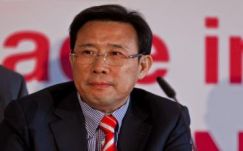 Újabb dúsgazdag vezérigazgató mondott le a fizetéséről