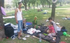 Ilyennek láttuk a menekültek által „megszállt” II. János Pál teret