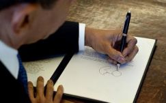 Balkezesnek lenni átok és áldás is lehet