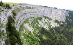 Két kisgyermekével vette magát a mélybe egy apa Svájcban