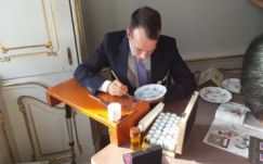 Törékeny kiállítás a Bánffy-palotában: Sissi a herendi porcelánok között