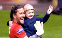 Egy életre a szívükbe zárták a Genk szurkolói Köteles Lászlót