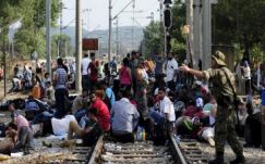 Macedónia a hadsereget is beveti a menekültek ellen