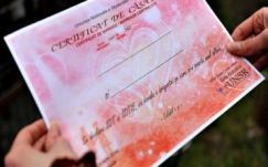 Félezer külföldön köttetett házasságot ismertek el Maros megyében