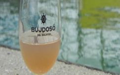 Papp Sándor Zsigmond: Három deci fejenként