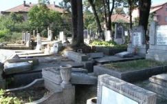 Gyermekek rongáltak meg a sírokat a Házsongárdi temetőben