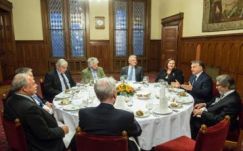 Orbán Viktor díszvacsorájának bojkottálására szólít fel egy magyar tudós