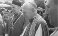 Konferencia Csíkszentdomokoson Márton Áron püspökről