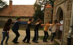 Örmény kincskeresés-premier a Gyergyó-medencei fiataloknak