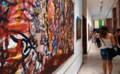 Férfiak hegemóniája és istennő-nyomok a Free Camp-en