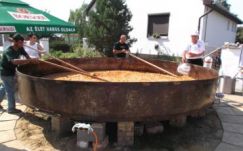 Lecsófesztiválon jártunk a határ melletti Esztáron