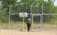 A francia külügyminiszter bírálta Magyarországot a határzár miatt