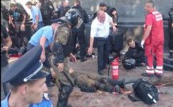 Robbanás tépte le a kijevi parlamentnél egy rendőr lábát (VIDEÓ)