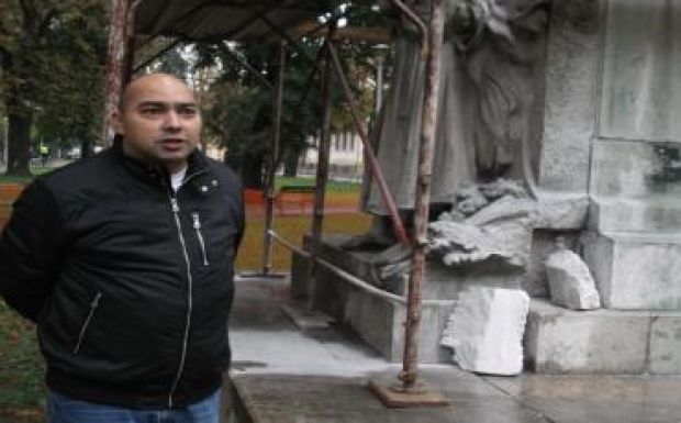 Közadakozásból fejeznék be Szacsvay Imre nagyváradi szobrának felújítását