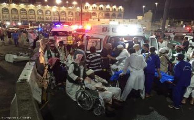 Tömegszerencsétlenséget okozott egy daru a mekkai nagymecsetben