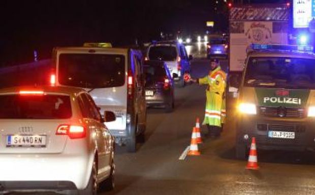 Ausztria éjféltől határellenőrzést vezet be több határszakaszon