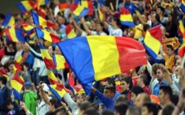 A magyarok mellett a románokat is büntette az UEFA