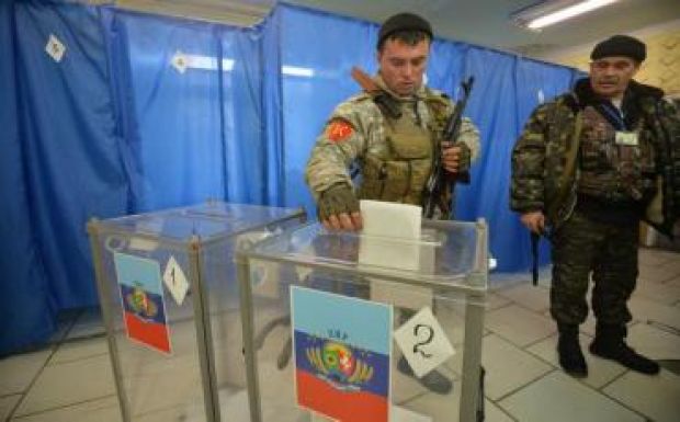 A szakadárok jövő évre halasztanák a választásokat a Donyec-medencében