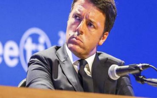 Matteo Renzi New Yorkból „ment neki” a magyar falnak