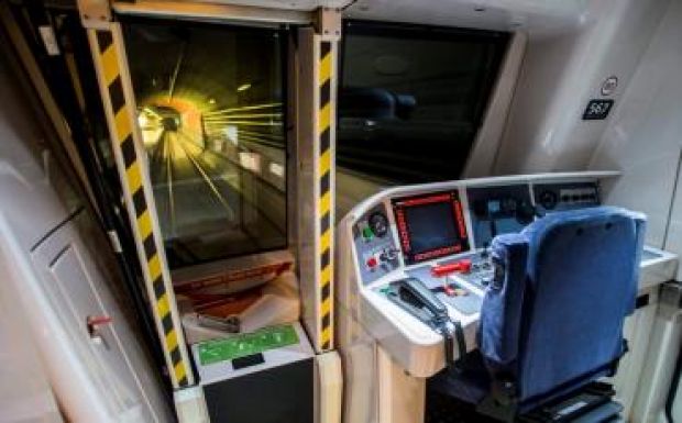 Meghibásodott a budapesti 4-es metró robotpilótája