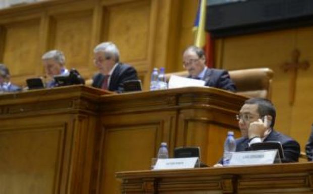 Szavaz a parlament: bukik a Ponta-kormány?  