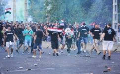 Könnygázt is bevetettek a rendőrök a rájuk támadó futballszurkolók ellen