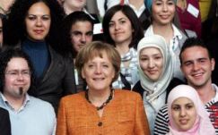 Merkel: a védelemre szorulók befogadásának nincs felső korlátja