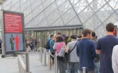 Műmelleket tétetett a Párizsban összelopkodott pénzből a román „tolvajkirálynő”