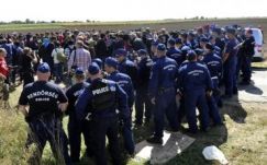 Magyarországon eddig 157 746 menekültet regisztráltak 