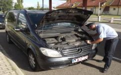 Gyanús Mercedest állítottak meg a román-magyar határnál