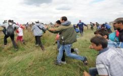 Továbbra is feszült a helyzet Röszkénél