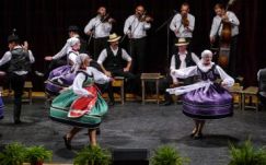 Cipruson vendégszerepel a Maros Művészegyüttes