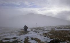 Lehullott az első hó a romániai hegyekben