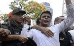 Tizennégy év börtön kormányellenes tüntetések szervezése miatt