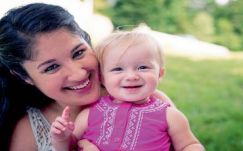 Kisbabája sírása ébresztette fel a kómából