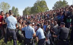 Szijjártó Péter: összeomlott a horvát bevándorlási rendszer