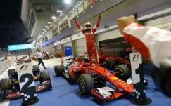Vettel nyerte meg a vasárnapi Forma-1-es Szingapúri Nagydíjat