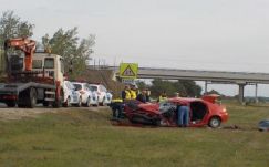 Román hűtőkamion ütközött személyautóval Magyarországon, hárman meghaltak