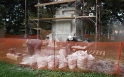 Készül a nagyváradi Szacsvay-szobor talapzata